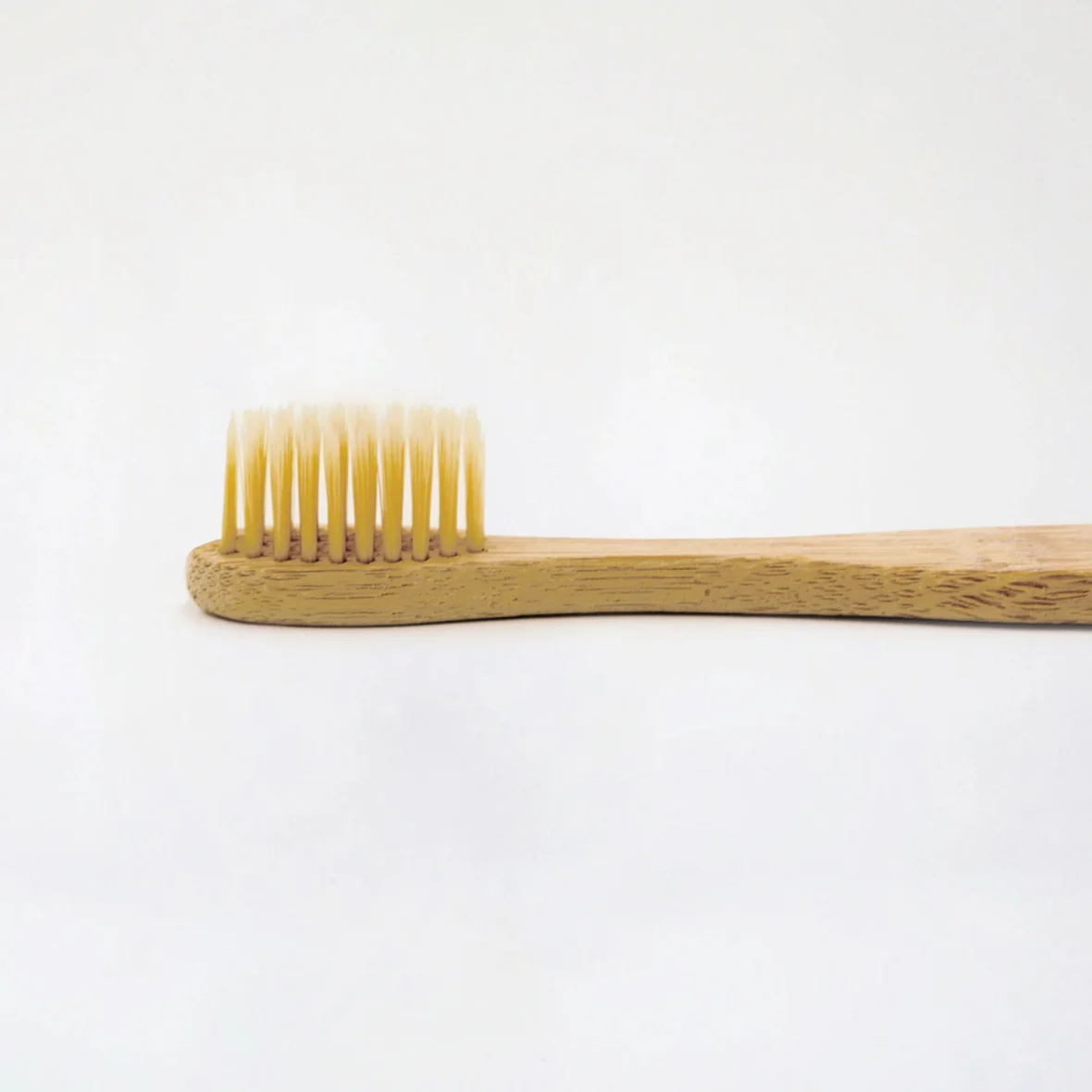 Bamboo Toothbrush - Imagen 3